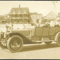 Autry family with Winton car